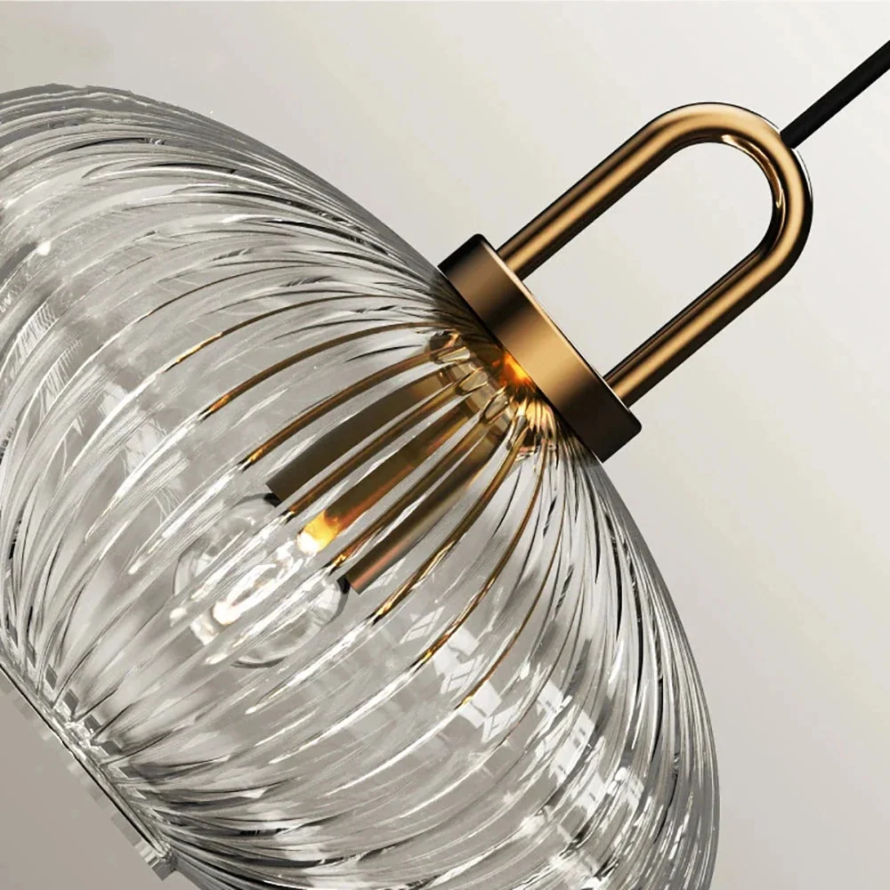 Pendente de Teto Vetri Canelado com Vidro e Acabamento Dourado
