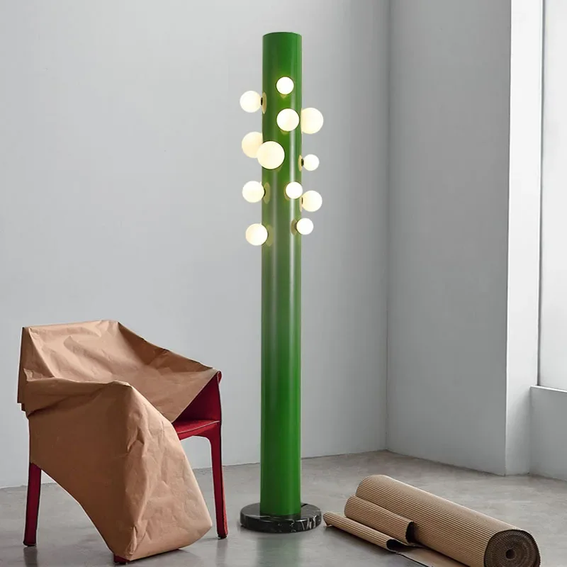 Luminária Coluna Chão Moderna Bivolt com Globos LED