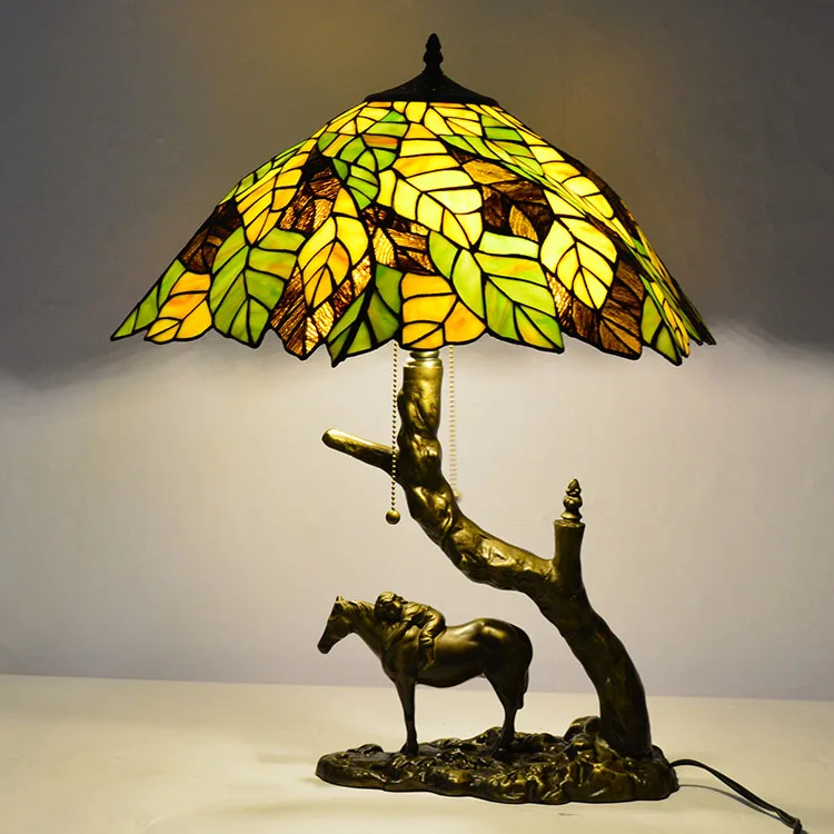 Abajur de Mesa Tiffany 8" Folhagens — Vitral Artesanal