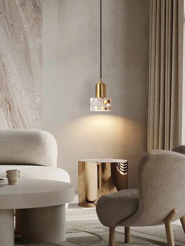 Lustre Wabi-Sabi com Terrazzo e Madeira Minimalista