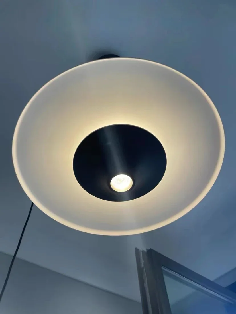 Pendente Capri com LED Integrado: Iluminação Aconchegante e Design Moderno