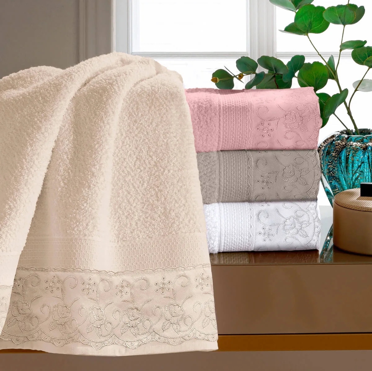 Toalha de Rosto Algodão 500g/m² com Renda 50cm x 80cm - Charme Clássico