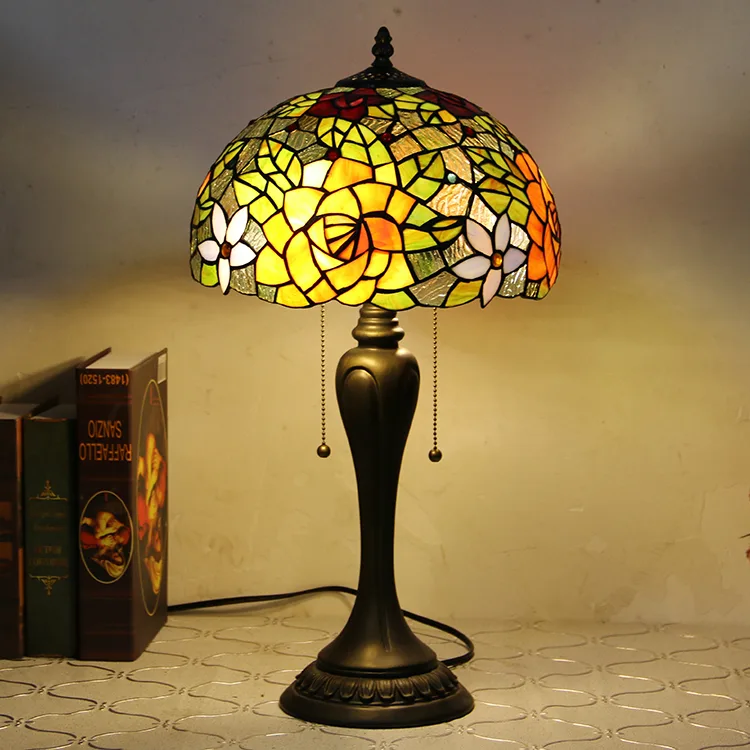 Abajur de Mesa Tiffany 12" Floral — Vitral Artesanal