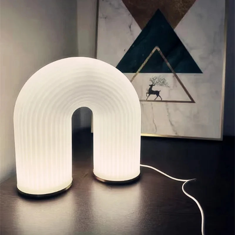 Luminária de Mesa LED Acrílica Design Moderno