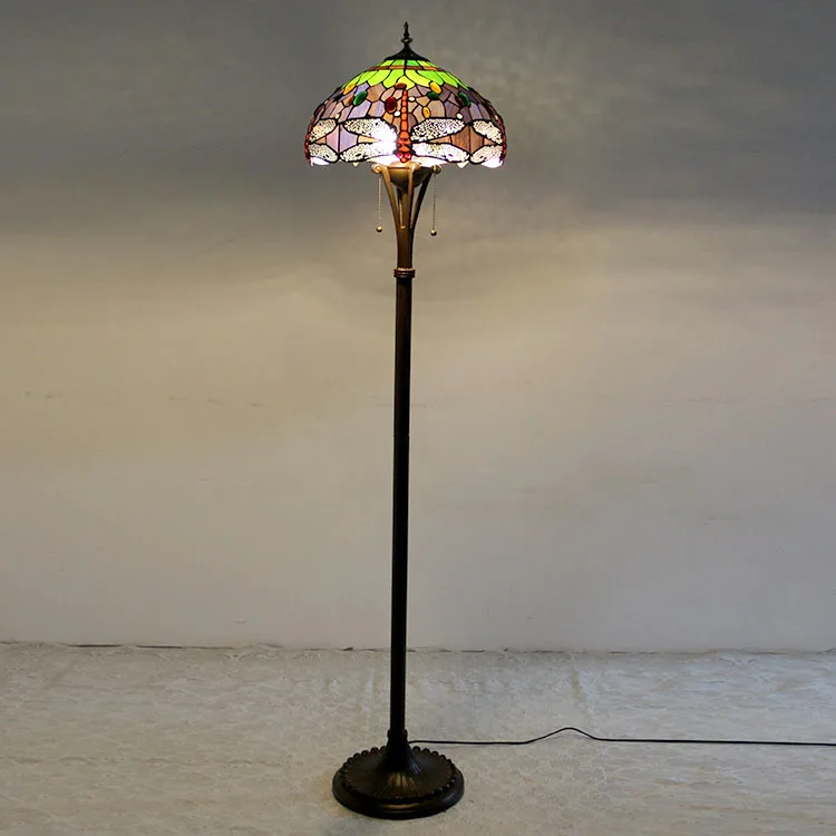 Abajur de Chão Tiffany 63" Libélula — Vitral Artesanal