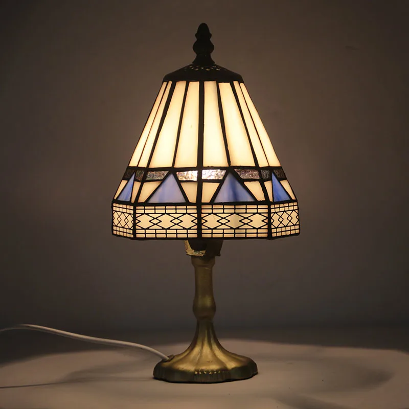 Abajur de Mesa Tiffany Vitral Clássico — Vitral Artesanal