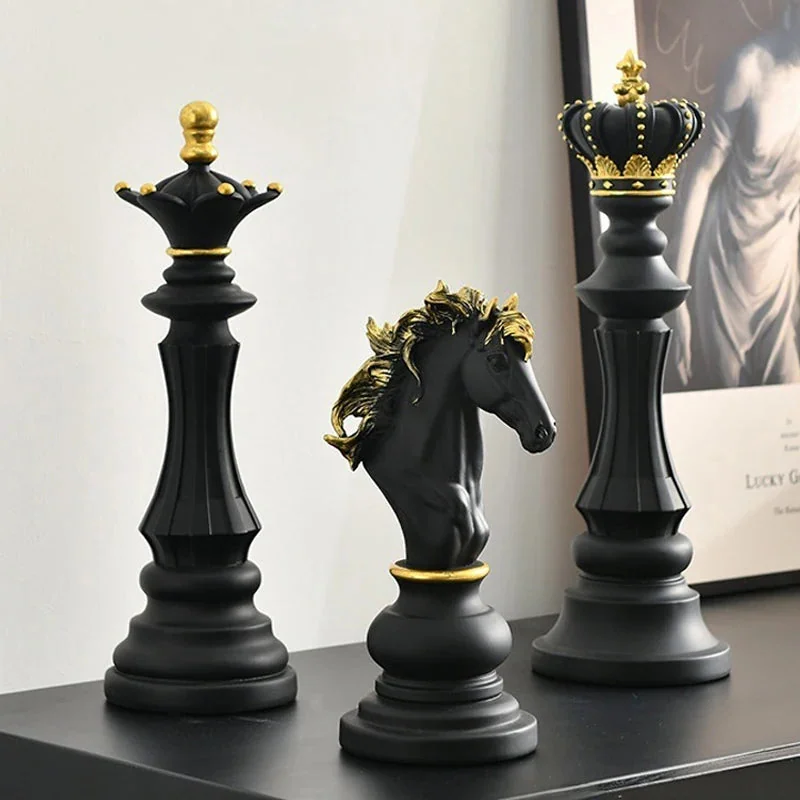 Escultura Decorativa Xadrez: Nobreza e Estratégia para Seu Ambiente