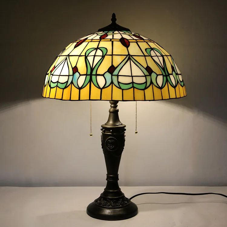 Abajur de Mesa Tiffany 20" Vitral Clássico — Vitral Artesanal
