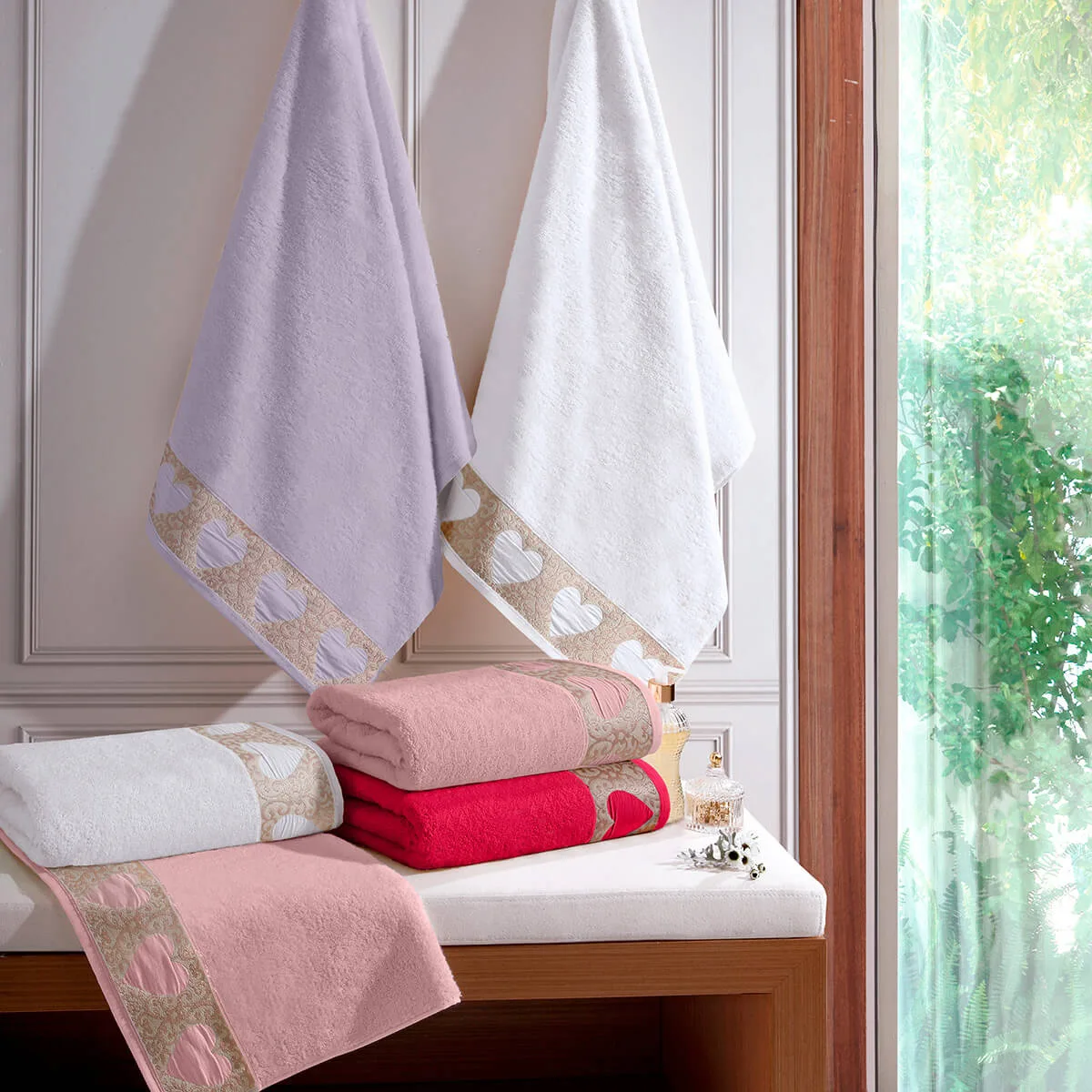 Toalha de Rosto Jacquard Algodão 380g/m² com Barra Texturizada 50cm x 70cm
