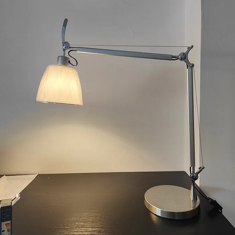 Luminária de Mesa Telescópica Vintage em Alumínio