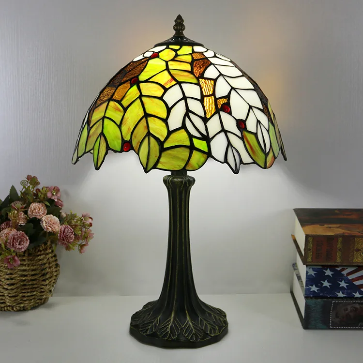 Abajur de Mesa Tiffany 12" Folhagens — Vitral Artesanal