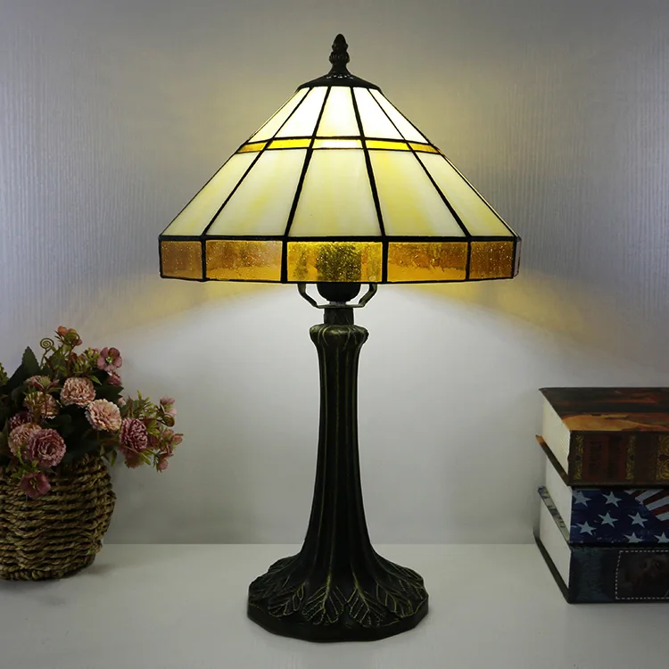 Abajur de Mesa Tiffany 12" Vitral Clássico — Vitral Artesanal