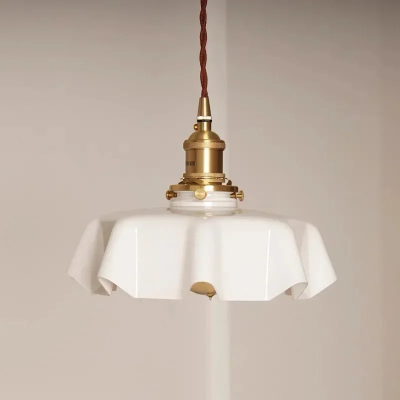 Pendente Lisbela Vintage Francês: Vidro e Metal com Luz Quente