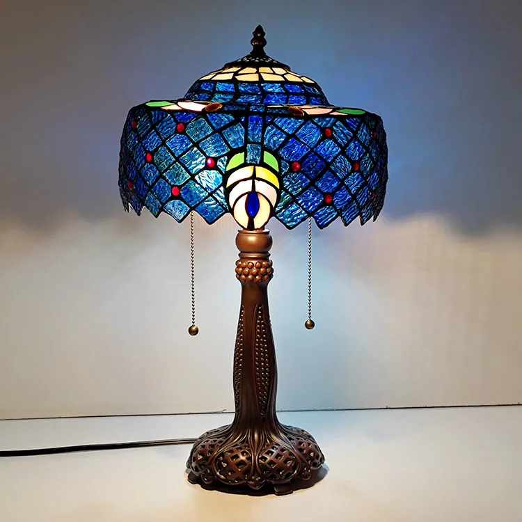 Abajur de Mesa Tiffany Vitral Clássico — Vitral Artesanal