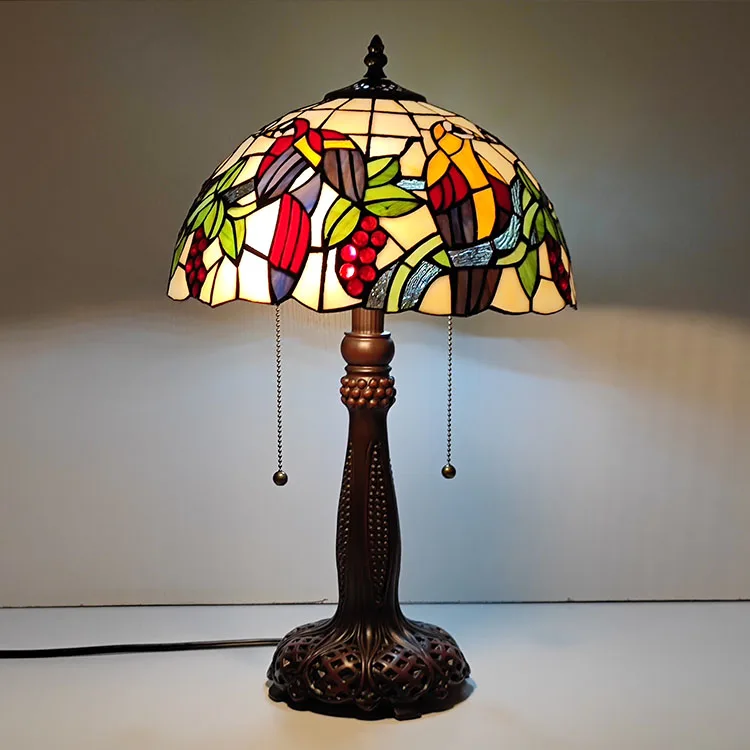 Abajur de Mesa Tiffany 22" Pássaros — Vitral Artesanal