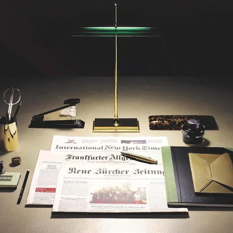 Luminária de Mesa Design Italiano LED Articulada