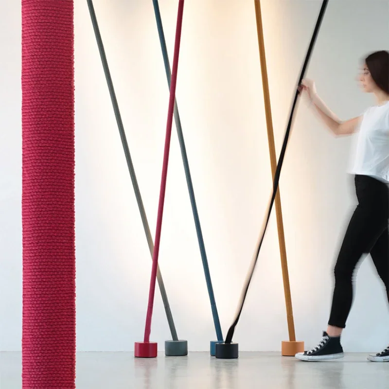 Luminária de Chão Minimalista em Alumínio e Tecido