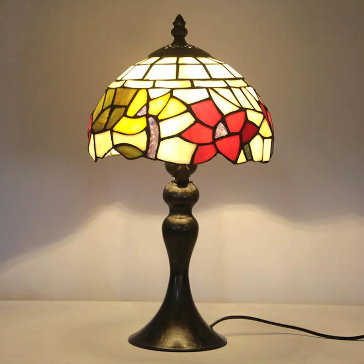 Abajur de Mesa Tiffany 15" Floral — Vitral Artesanal