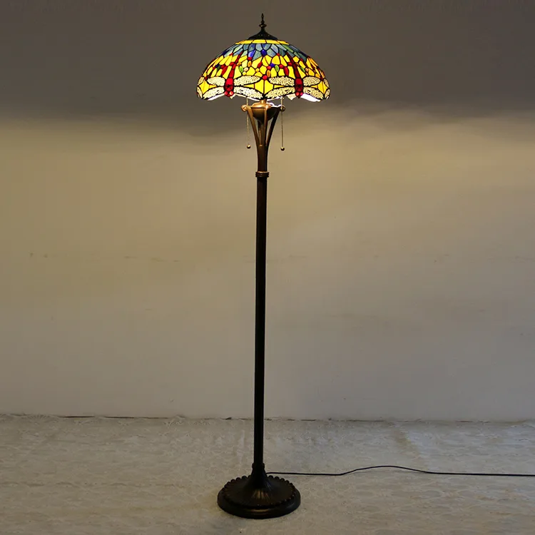 Abajur de Chão Tiffany 16" Libélula — Vitral Artesanal