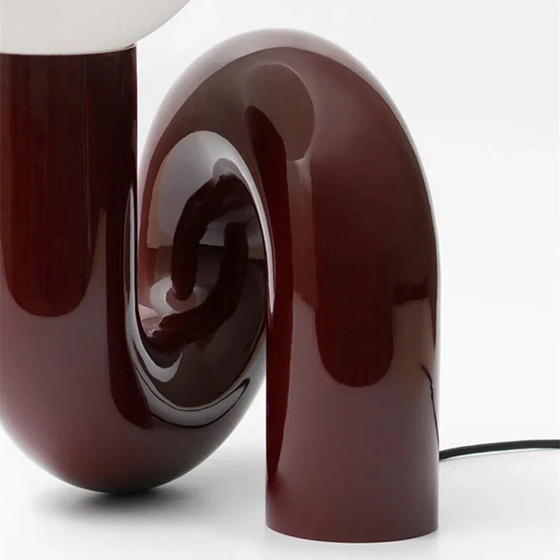 Abajur Tubo Curvo Artístico LED Bivolt com Bola Leitosa