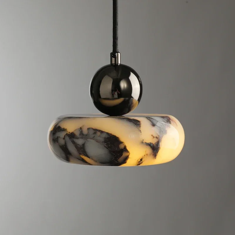 Pendente Alessa de Mármore e Metal - Sofisticação e Design Moderno