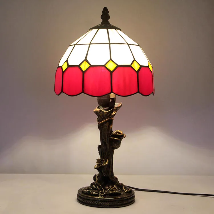 Abajur de Mesa Tiffany Rosas — Vitral Artesanal